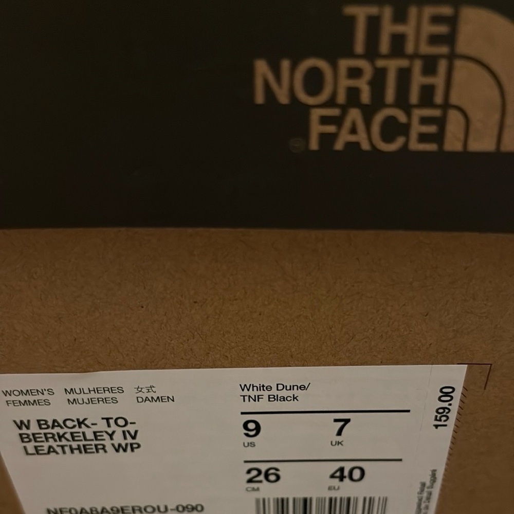 The North Face Women's Lace Up Boots - White and Red - Picture 2 of 3